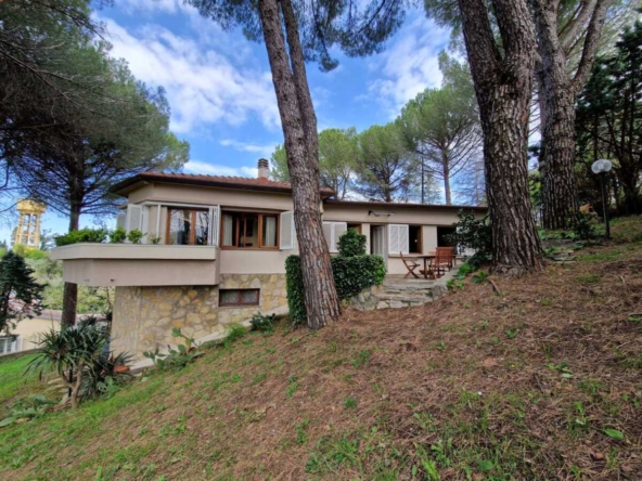 Ganz besonderes Haus in der Toskana im Bauhausstil