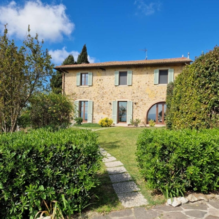 Hausrundgang/ Tour/ Tour della casa