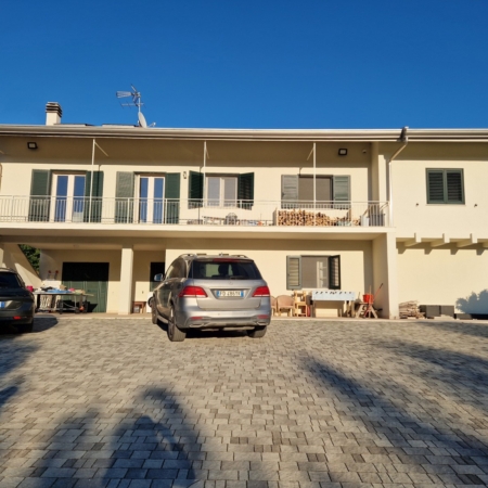 Hausrundgang/ Tour/ Tour della casa