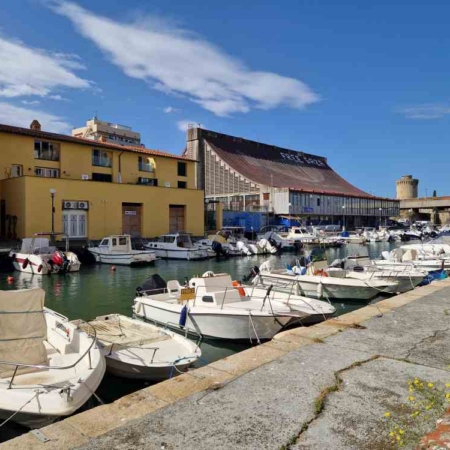 Hausrundgang/ Tour/ Tour della casa